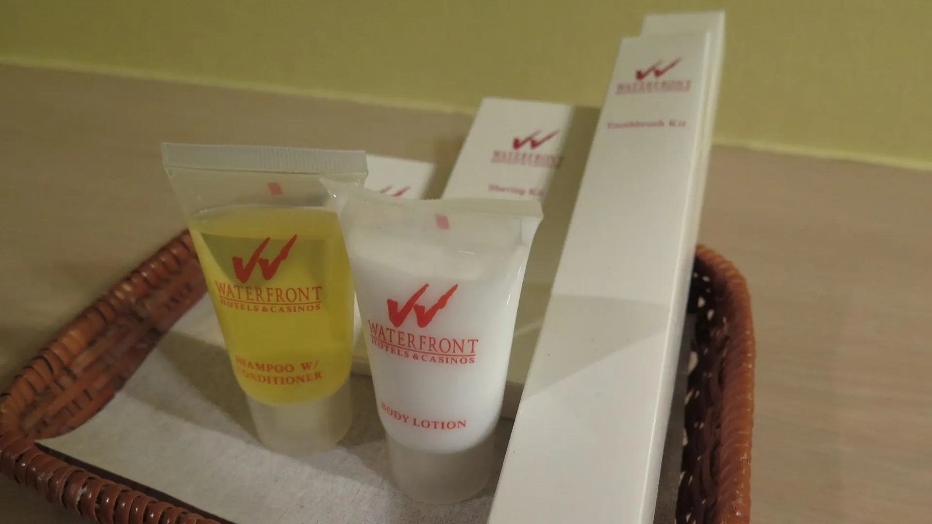 Waterfront Insular Hotel Davao City 4*,
