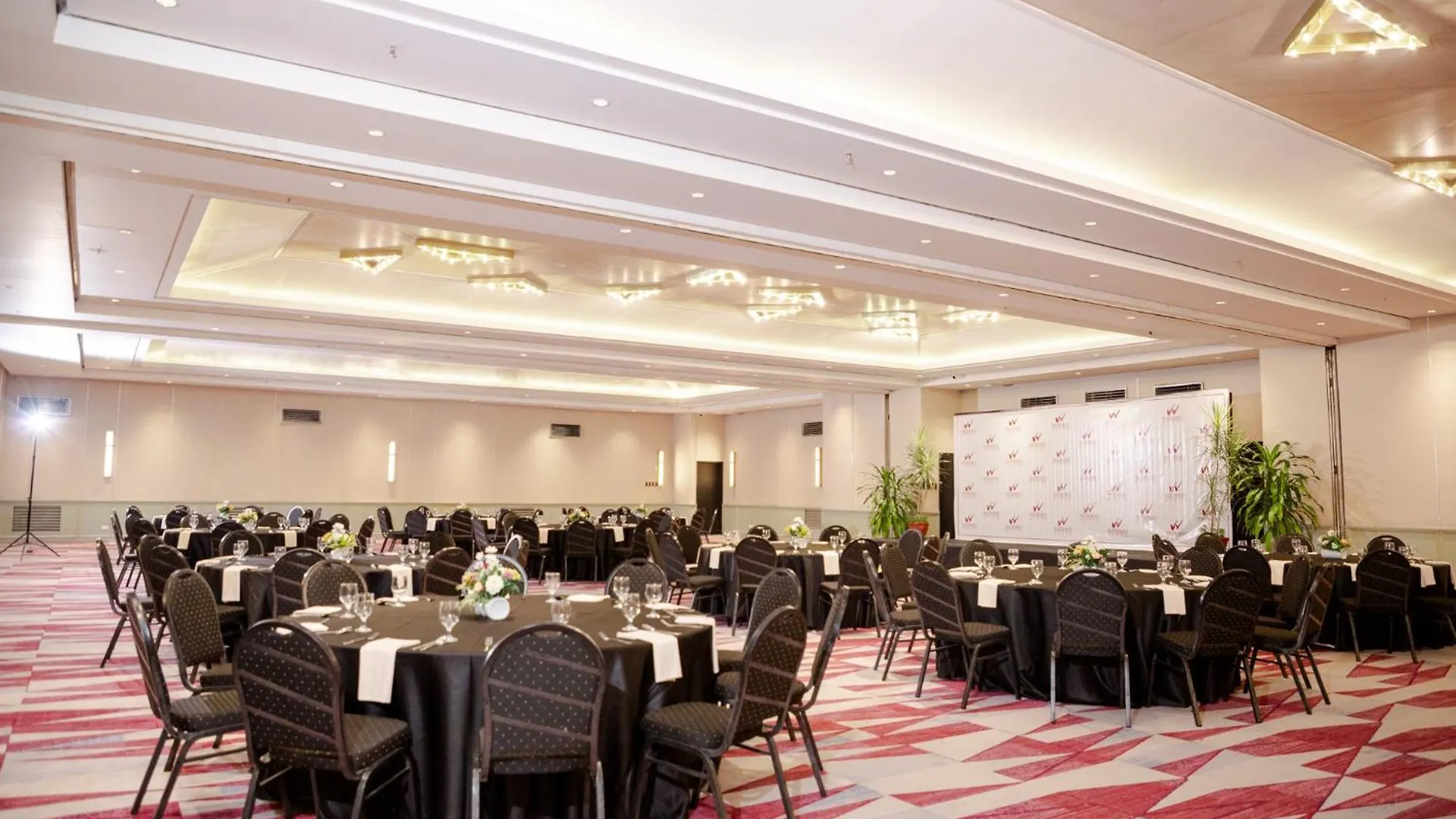 Waterfront Insular Hotel Davao City הפיליפינים