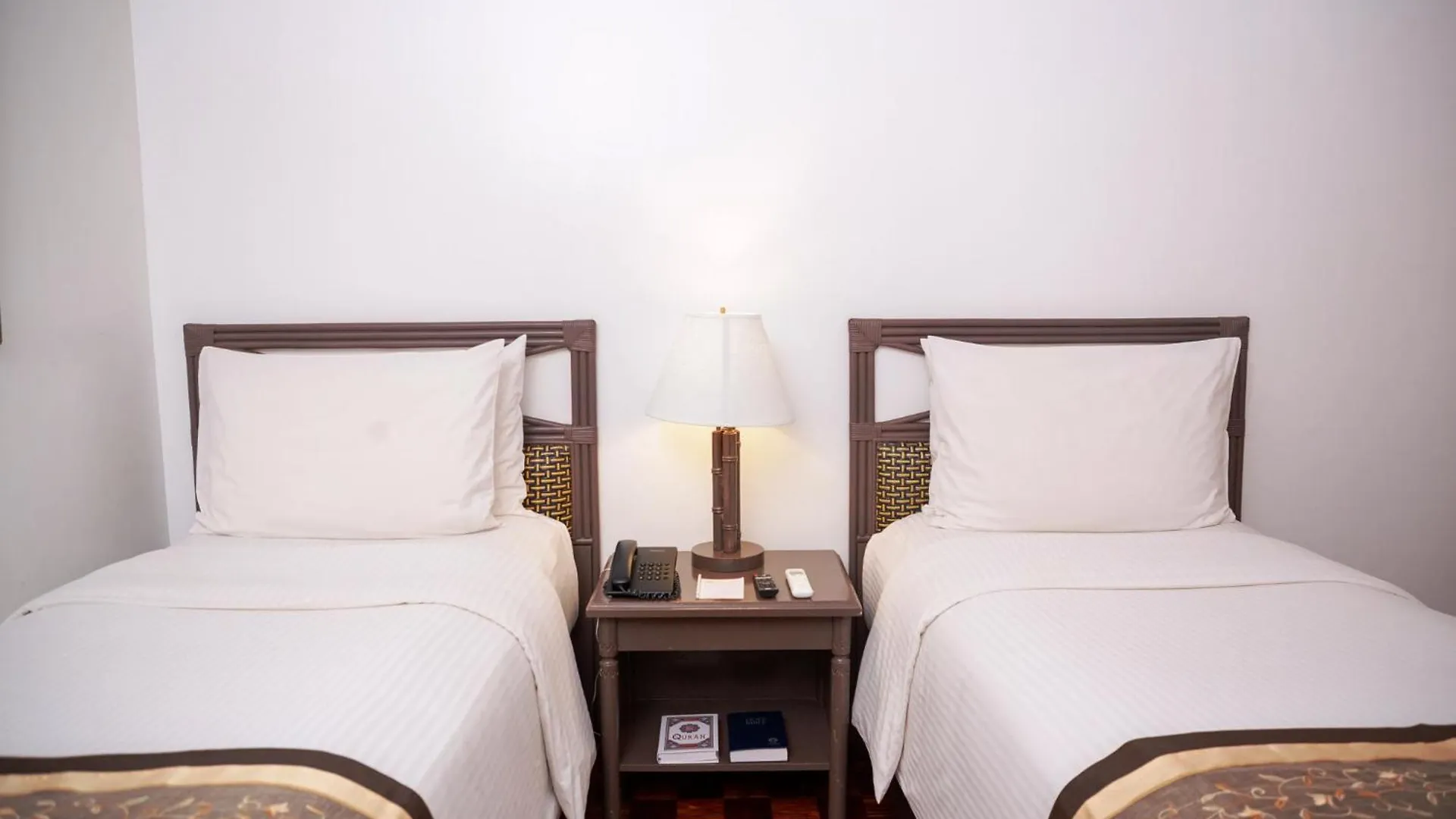 ****  Waterfront Insular Hotel Davao City הפיליפינים
