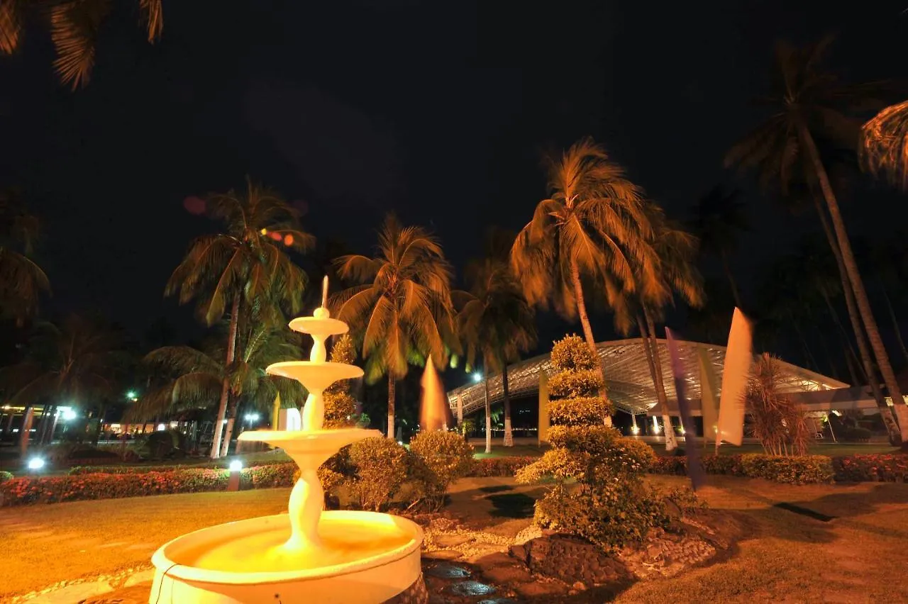 Waterfront Insular Hotel Davao City 4*,