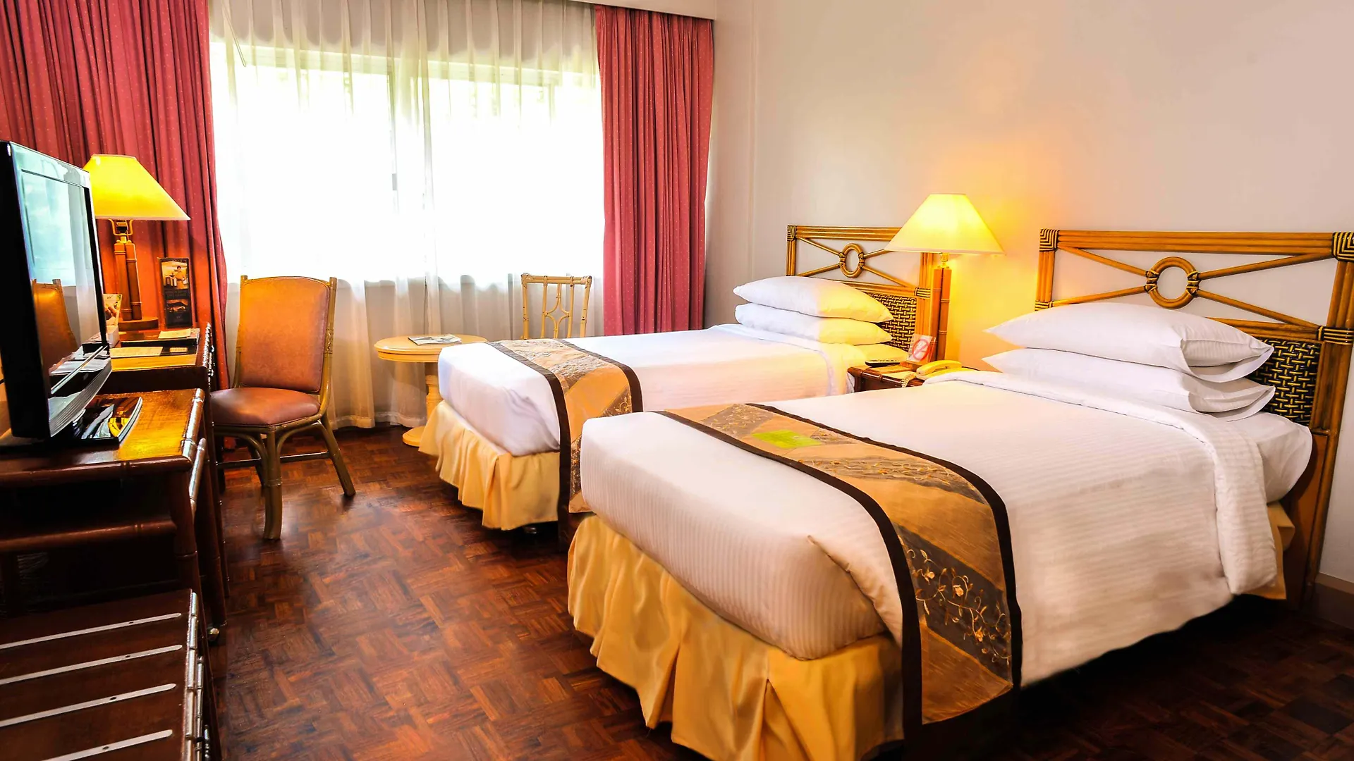 Waterfront Insular Hotel Davao City Filipinler