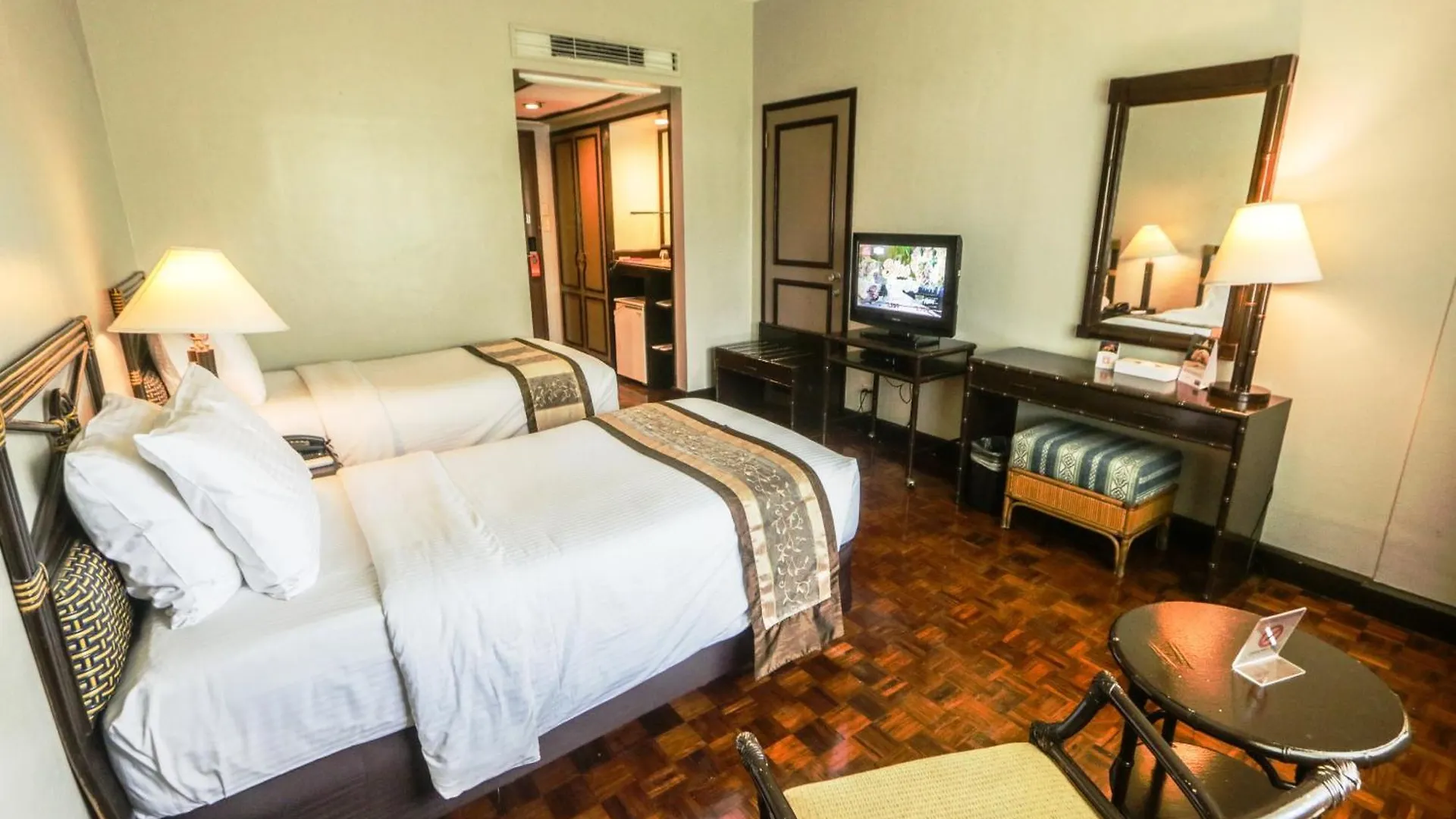 ****  Waterfront Insular Hotel Davao City Filipinler