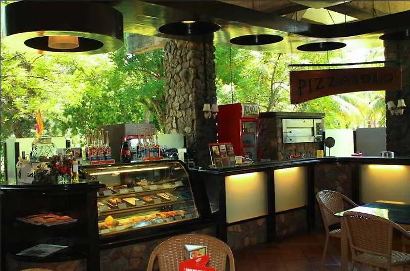 Waterfront Insular Hotel Davao City 4*,  Filipinler